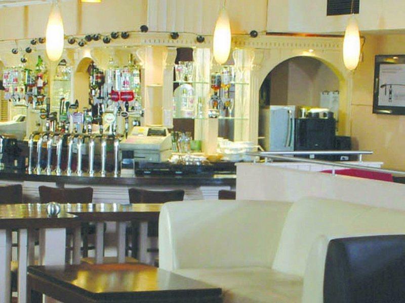 Abberley Court Hotel Тала Экстерьер фото